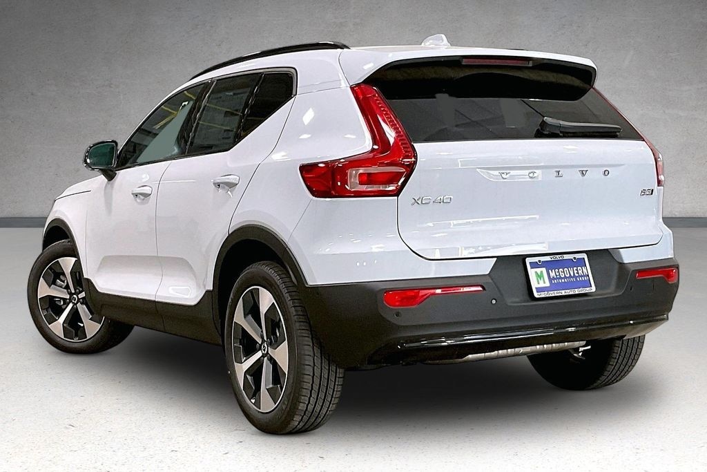 New 2026 Volvo XC40 B5 Plus SUV