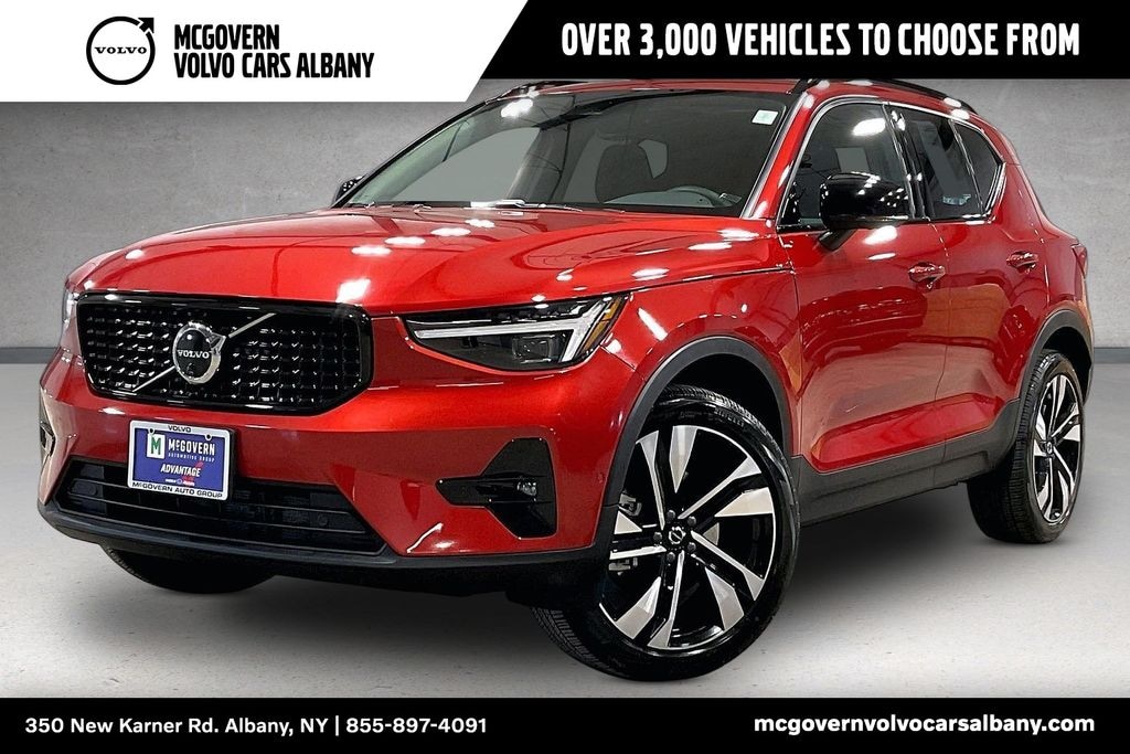 Used 2024 Volvo XC40 B5 Plus Dark Theme SUV