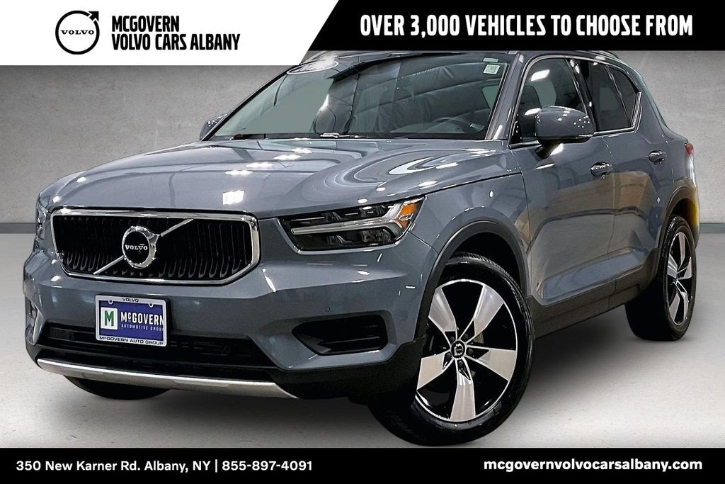 Used 2020 Volvo XC40 Momentum SUV