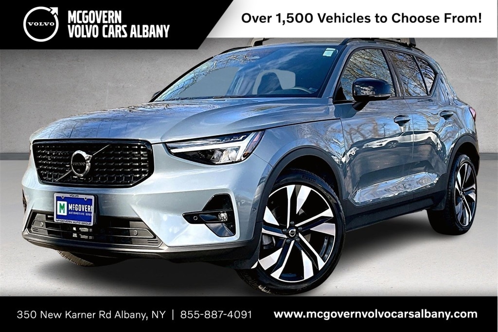 Used 2023 Volvo XC40 B5 Plus Dark Theme SUV