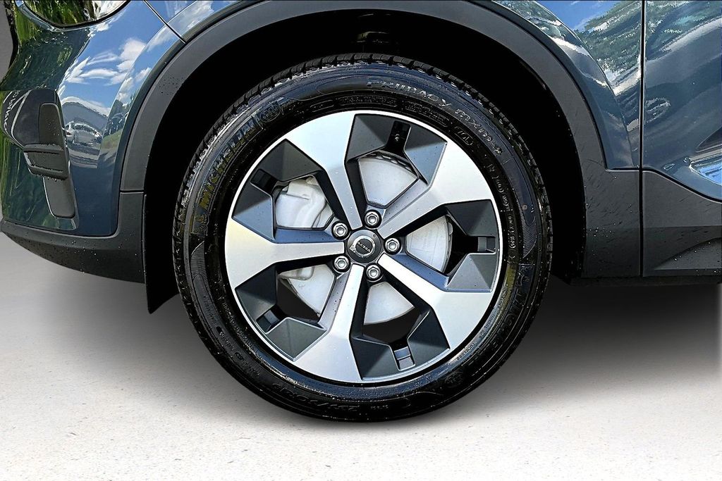2026 Volvo XC40 Core - Photo 12
