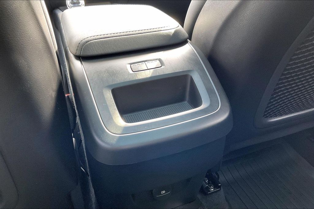 2026 Volvo XC60 Plus - Photo 10