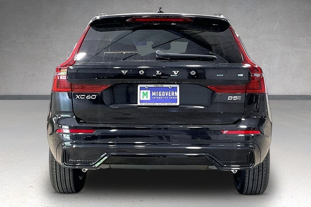 New 2026 Volvo XC60 B5 Core SUV