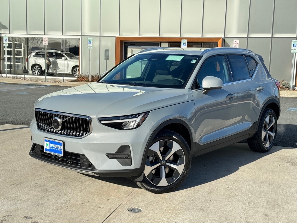 2025 Volvo XC40
