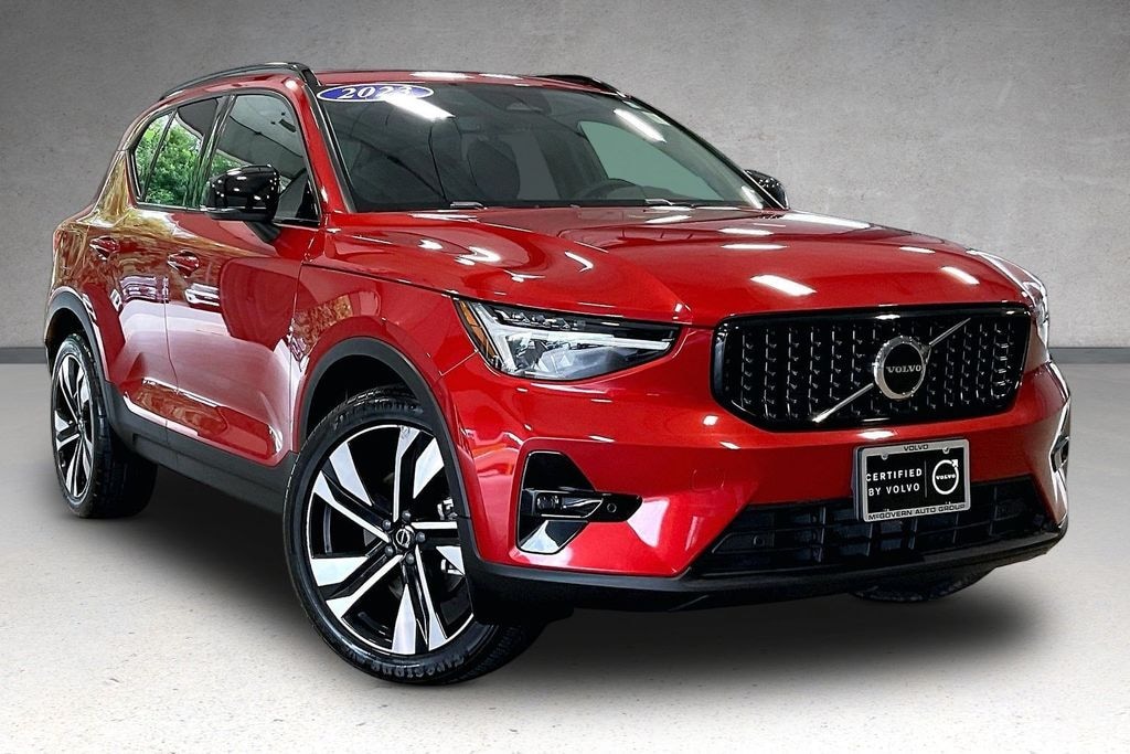 Certified 2023 Volvo XC40 B5 Plus Dark Theme SUV