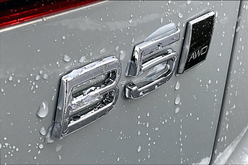 2026 Volvo V60 Cross Country Plus - Photo 9