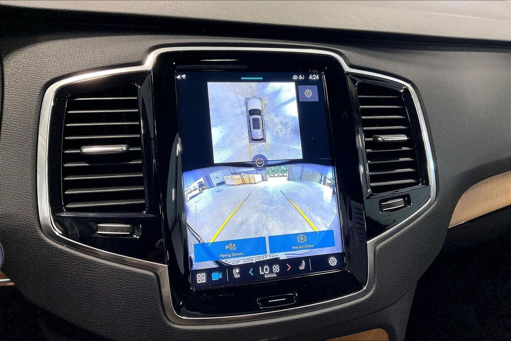 2025 Volvo XC90 Plus - Photo 15