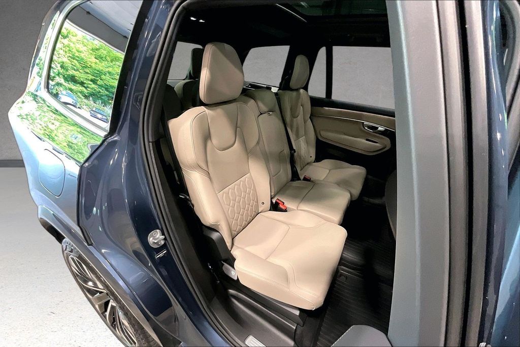 2026 Volvo XC90 Plus - Photo 26