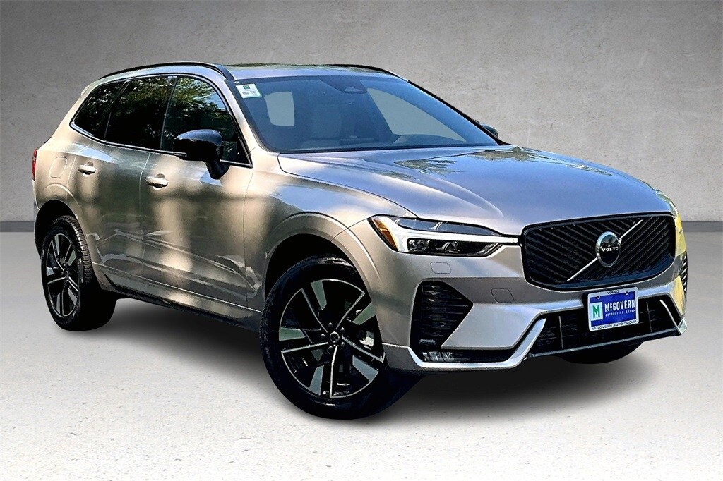 2026 Volvo XC60 B5 Core photo 2