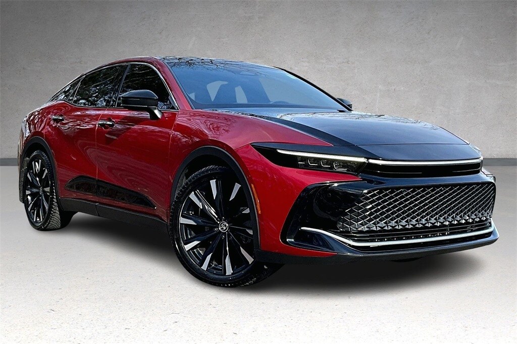 2023 Toyota Crown Platinum photo 3