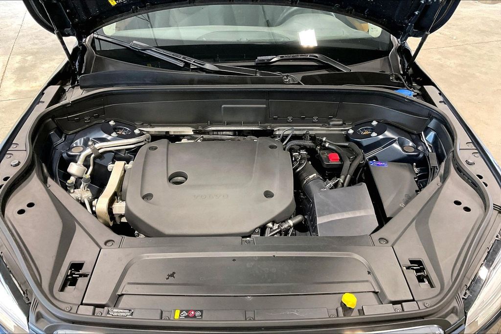 2025 Volvo XC90 Plus - Photo 32