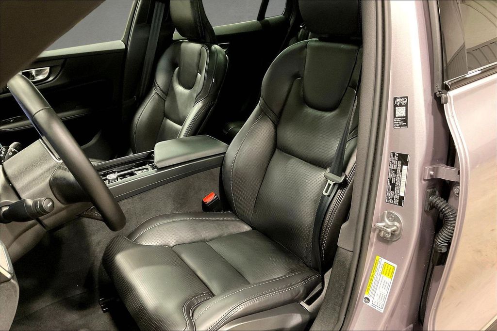 2026 Volvo V60 Cross Country Ultra - Photo 21