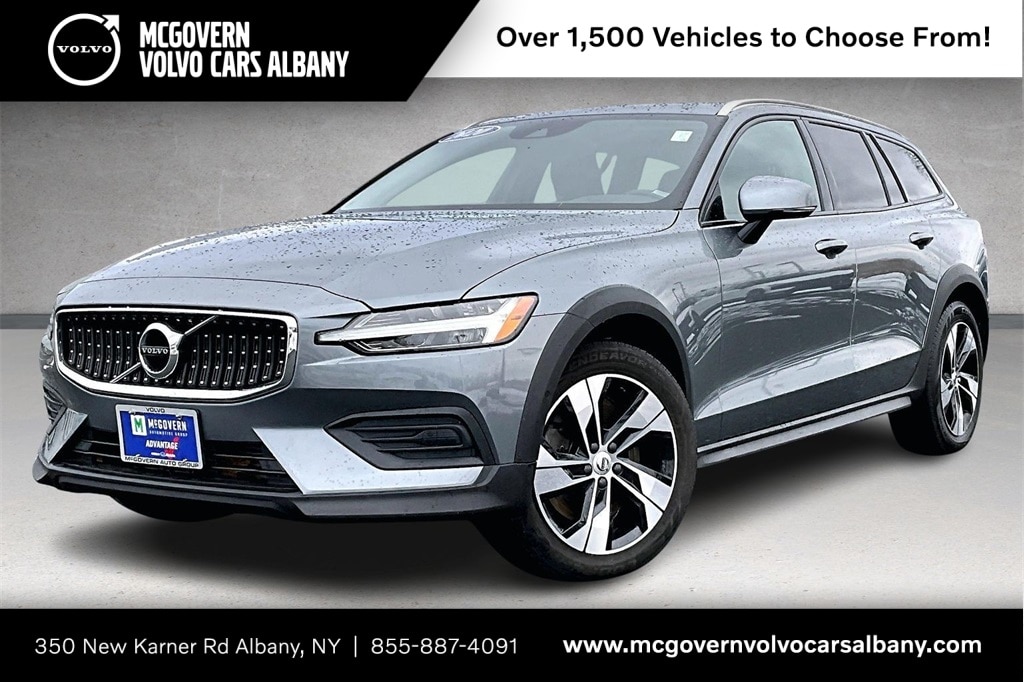 2020 Volvo V60 Cross Country Base's photo