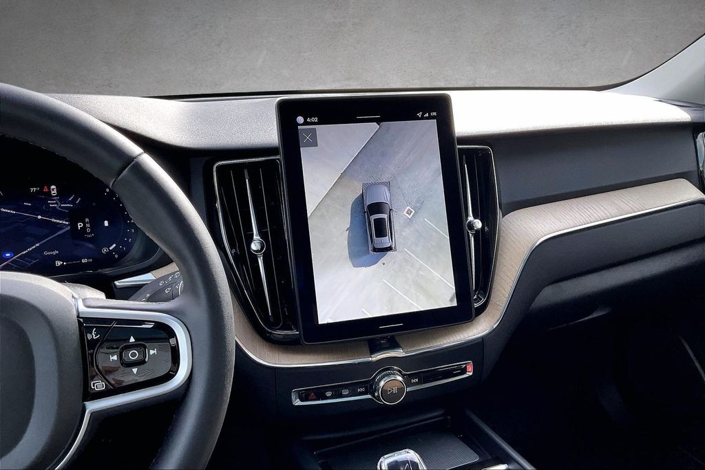 2026 Volvo XC60 Plus - Photo 9