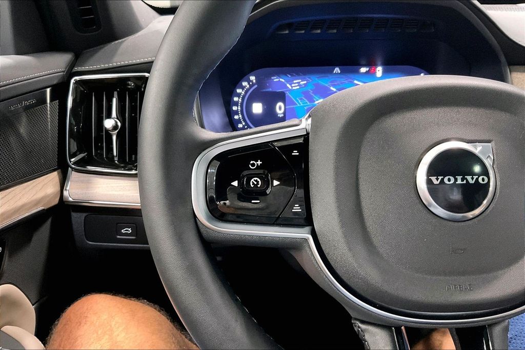 2026 Volvo XC90 Plus - Photo 12