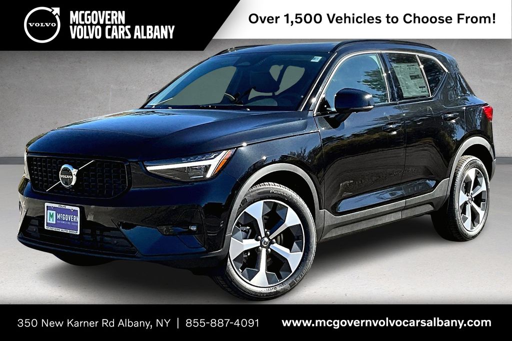 2026 Volvo XC40 B5 Plus Dark AWD's photo
