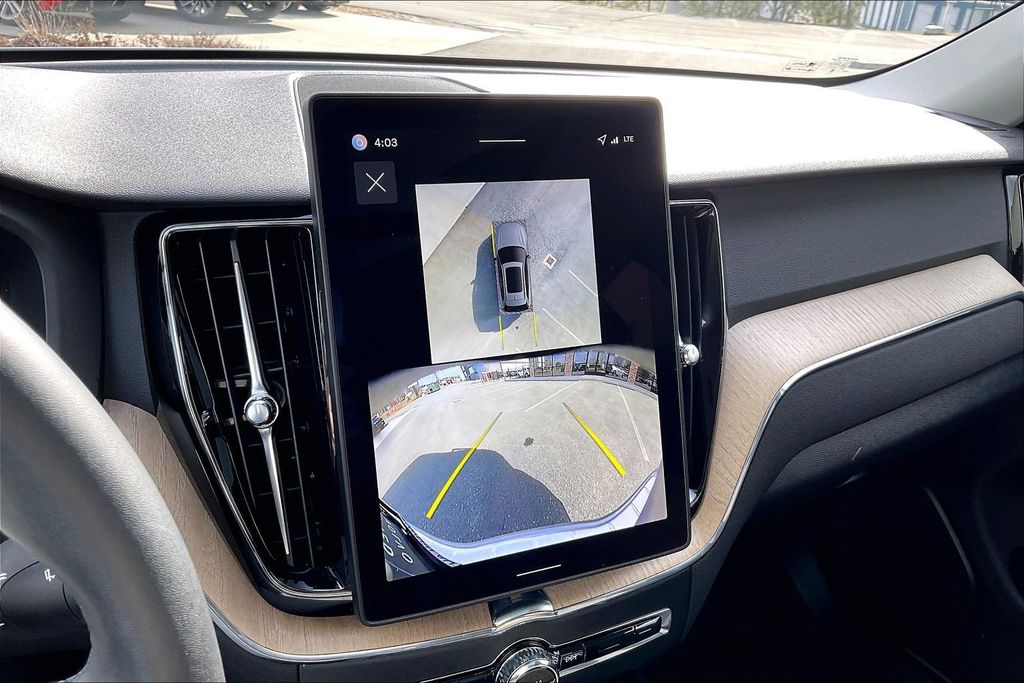 2026 Volvo XC60 Plus - Photo 14