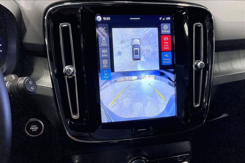 2026 Volvo XC40 Plus - Photo 14