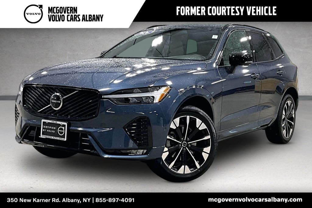 2026 Volvo XC60 B5 Plus Dark AWD's photo
