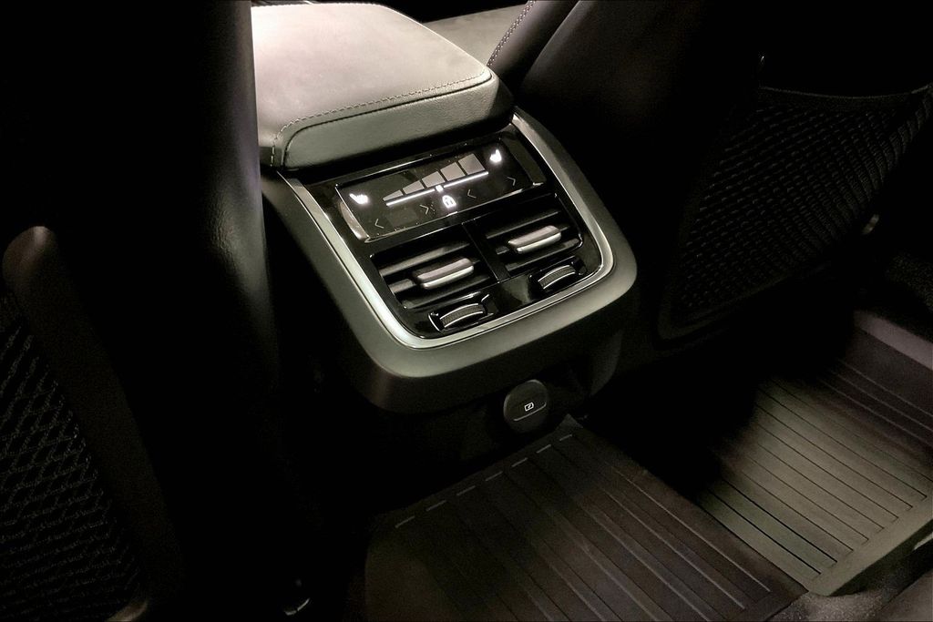 2026 Volvo V60 Cross Country Ultra - Photo 10
