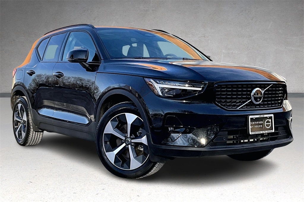 Used 2026 Volvo XC40 B5 Plus SUV