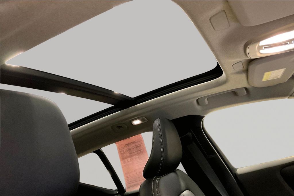 2026 Volvo XC40 Plus - Photo 27
