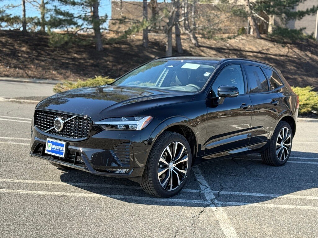 2025 Volvo XC60 B5 Plus photo 4