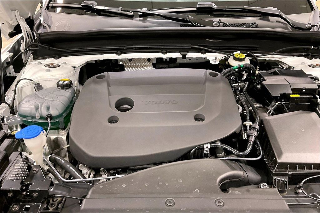 2026 Volvo XC40 Plus - Photo 30
