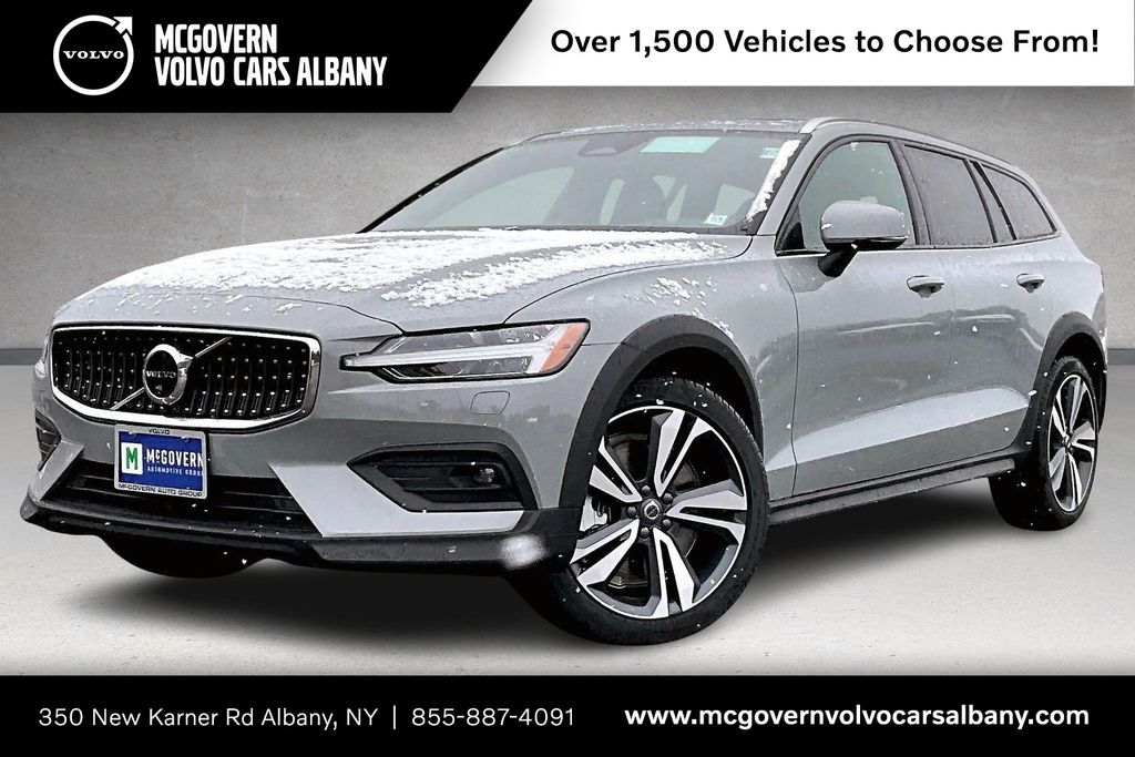 2026 Volvo V60 Cross Country B5 Plus AWD's photo