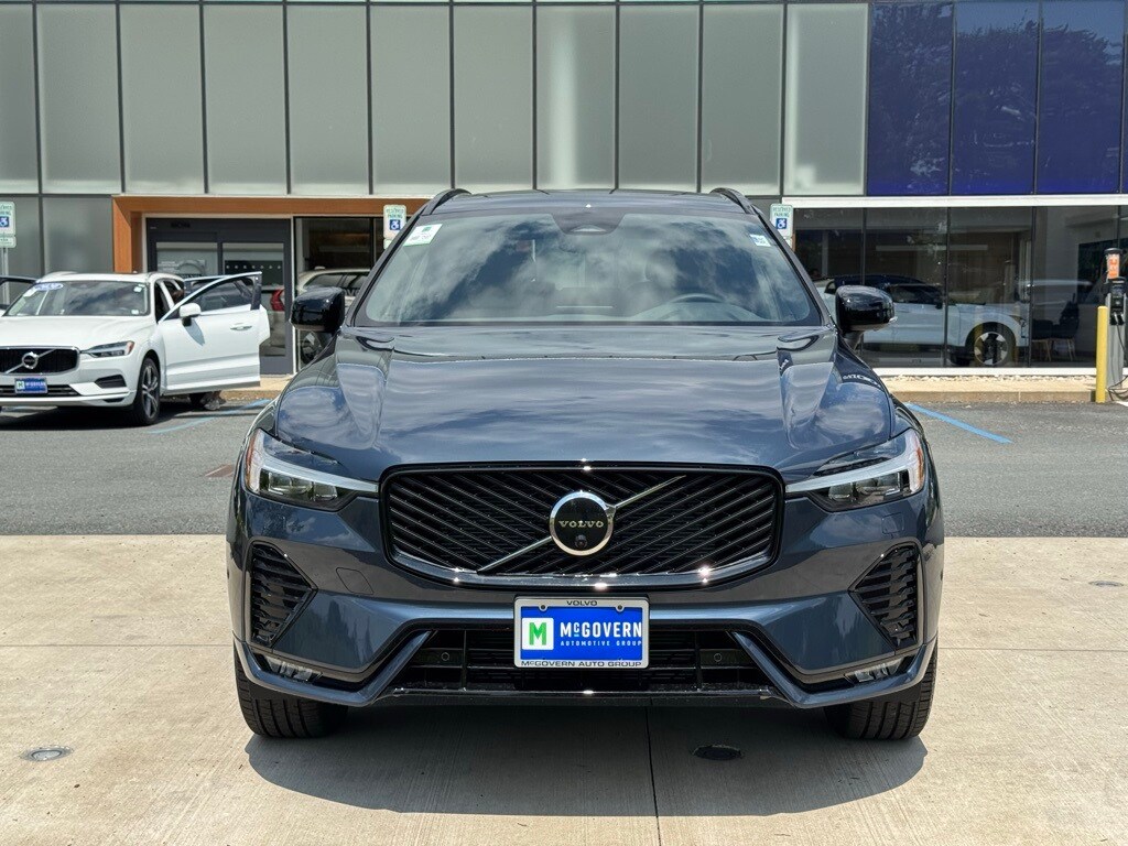 2026 Volvo XC60 B5 Plus photo 3