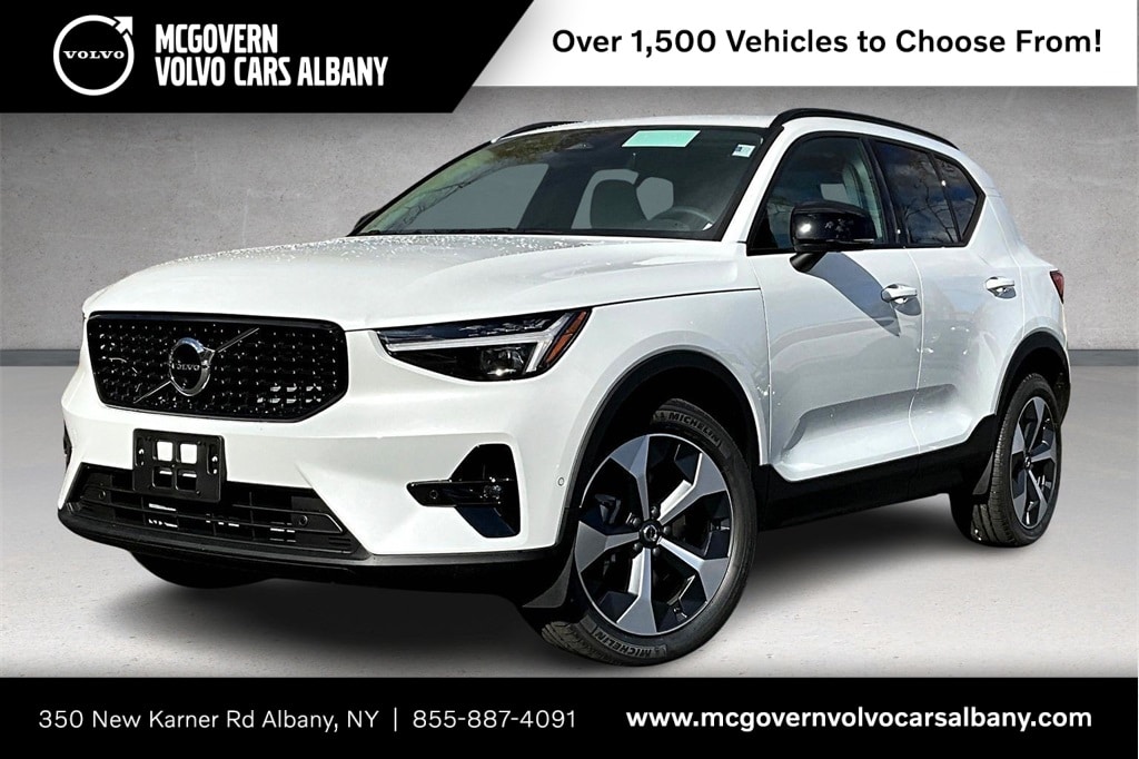 New 2026 Volvo XC40 B5 Plus SUV