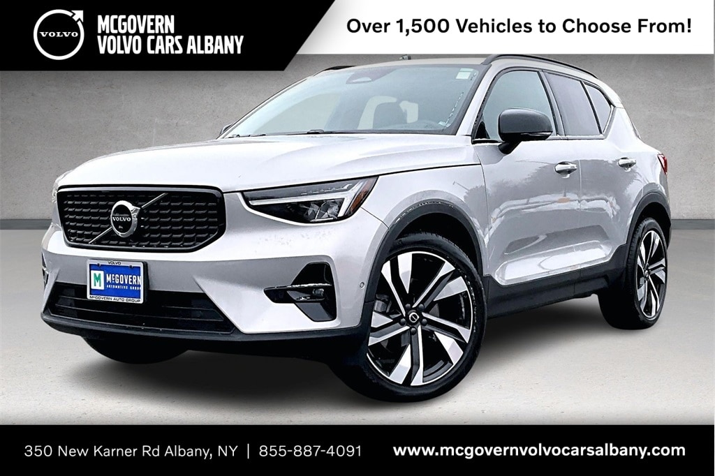2023 Volvo XC40 Plus's photo