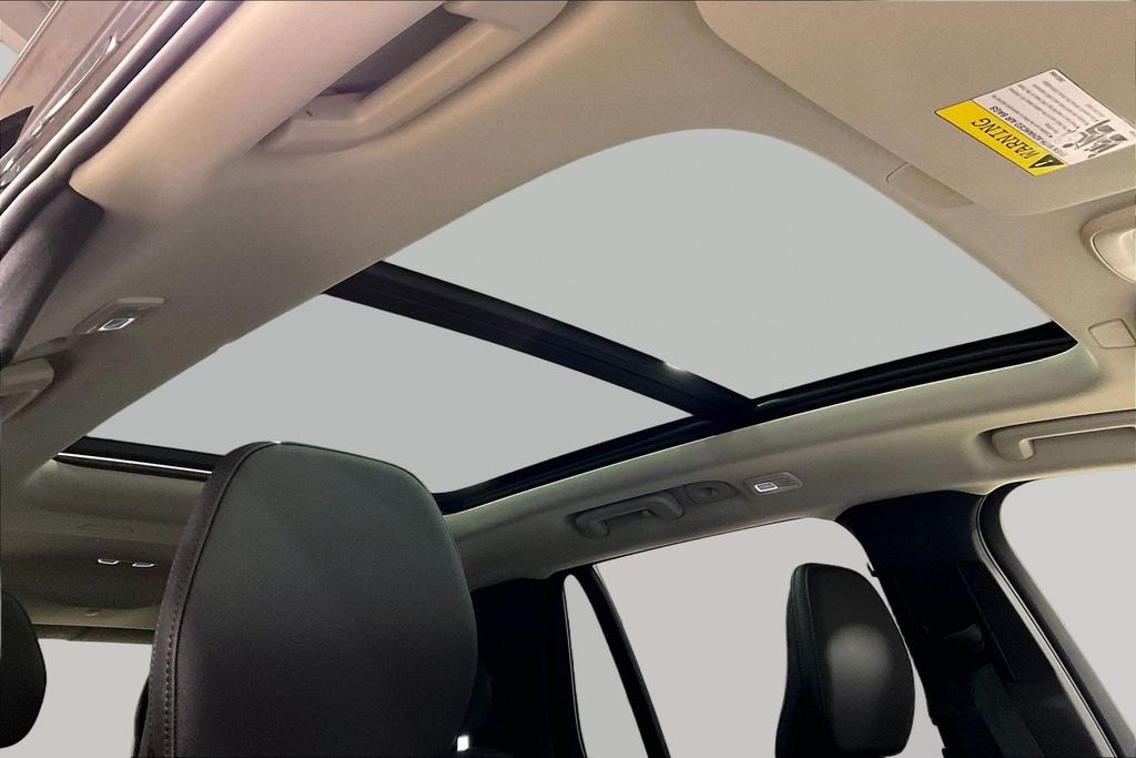 2026 Volvo XC90 Plus - Photo 28