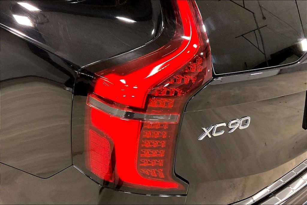 2026 Volvo XC90 Plus - Photo 23