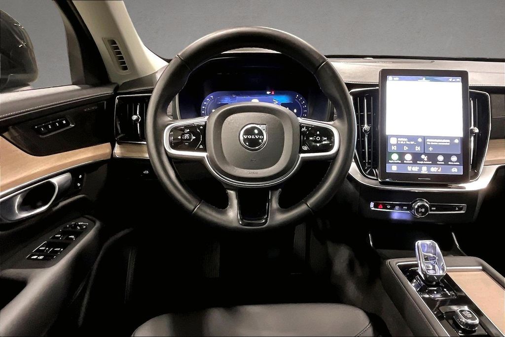 2026 Volvo XC90 Plus - Photo 8