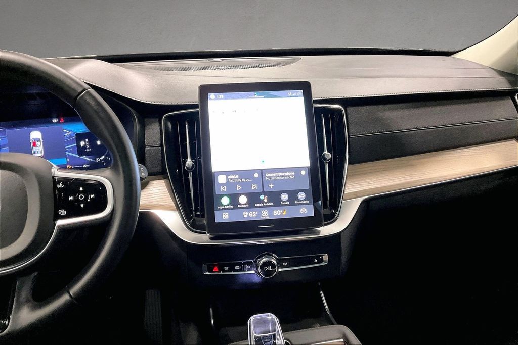 2026 Volvo XC90 Plus - Photo 9