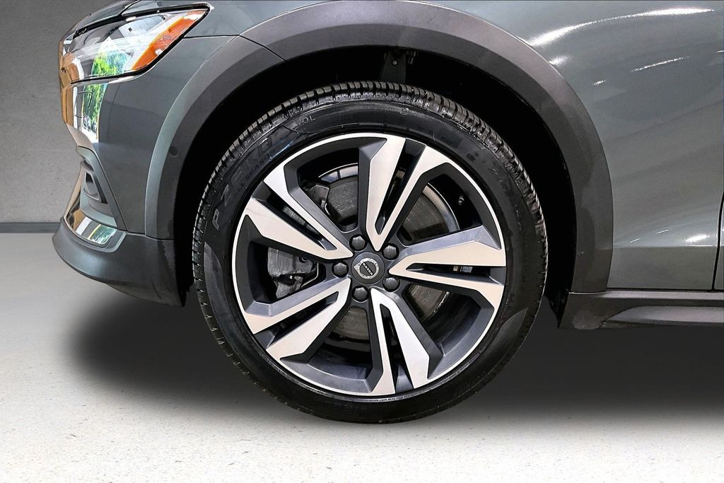 2026 Volvo V60 Cross Country Plus - Photo 34