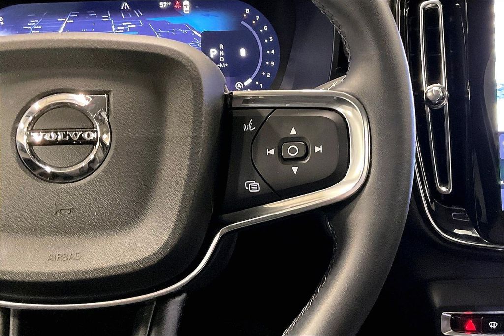 2026 Volvo XC40 Plus - Photo 12