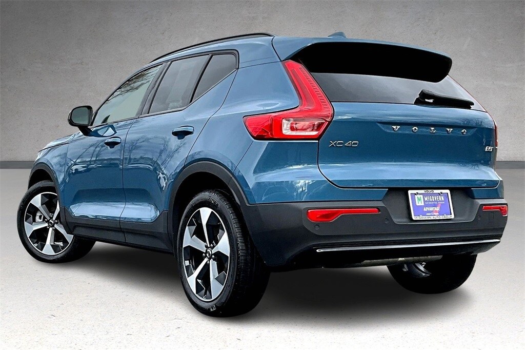 2024 Volvo XC40 Plus photo 4