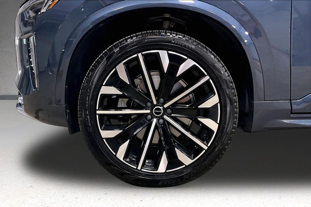 2026 Volvo XC90 Plus - Photo 36