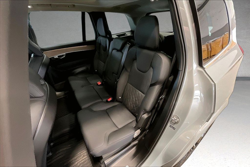 2026 Volvo XC90 Plus - Photo 23
