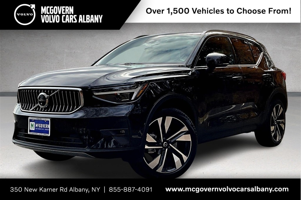 New 2025 Volvo XC40 B5 Ultra Bright Theme SUV