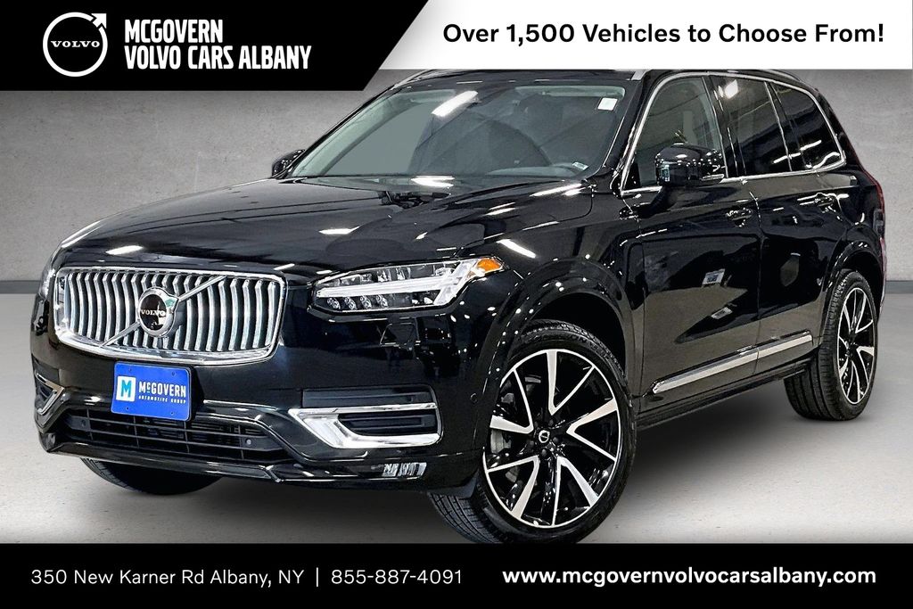 2023 Volvo XC90 B5 Plus 4WD's photo