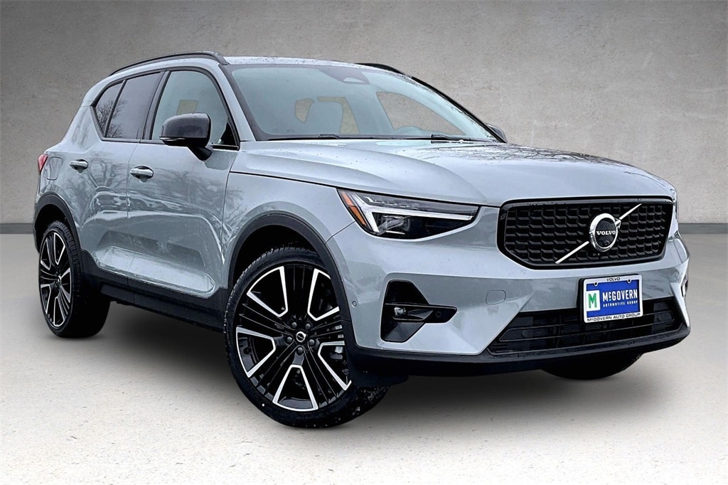 New 2026 Volvo XC40 B5 Ultra SUV