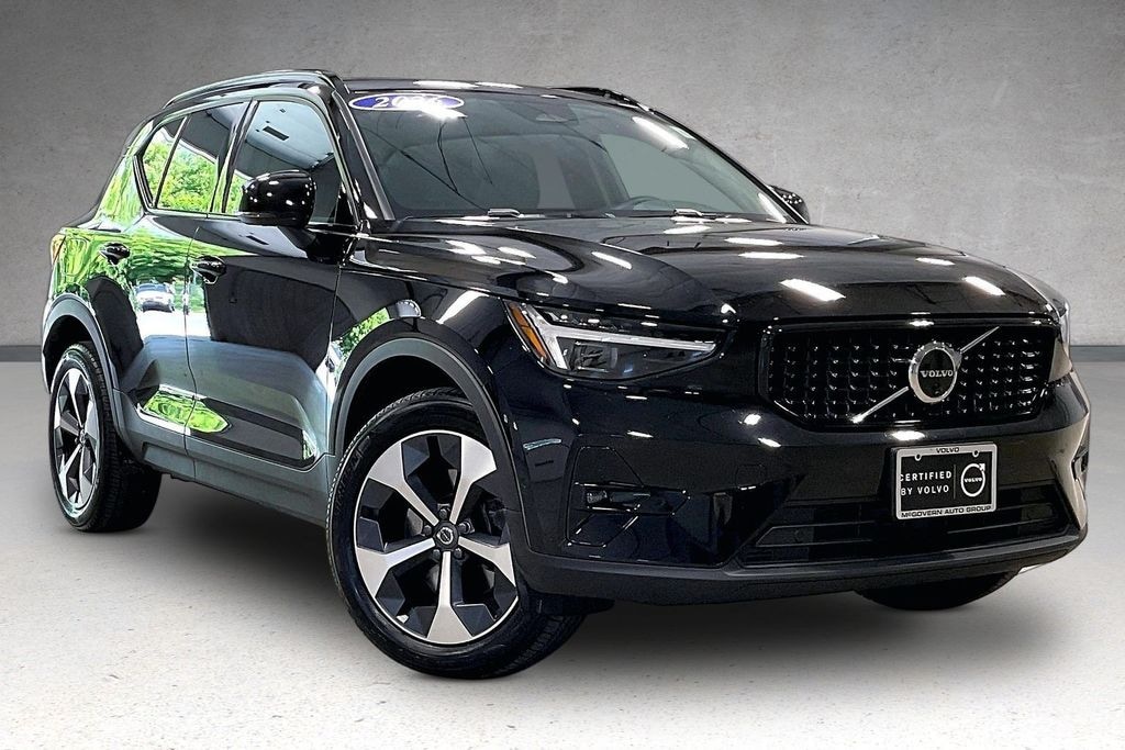 Certified 2026 Volvo XC40 B5 Plus SUV