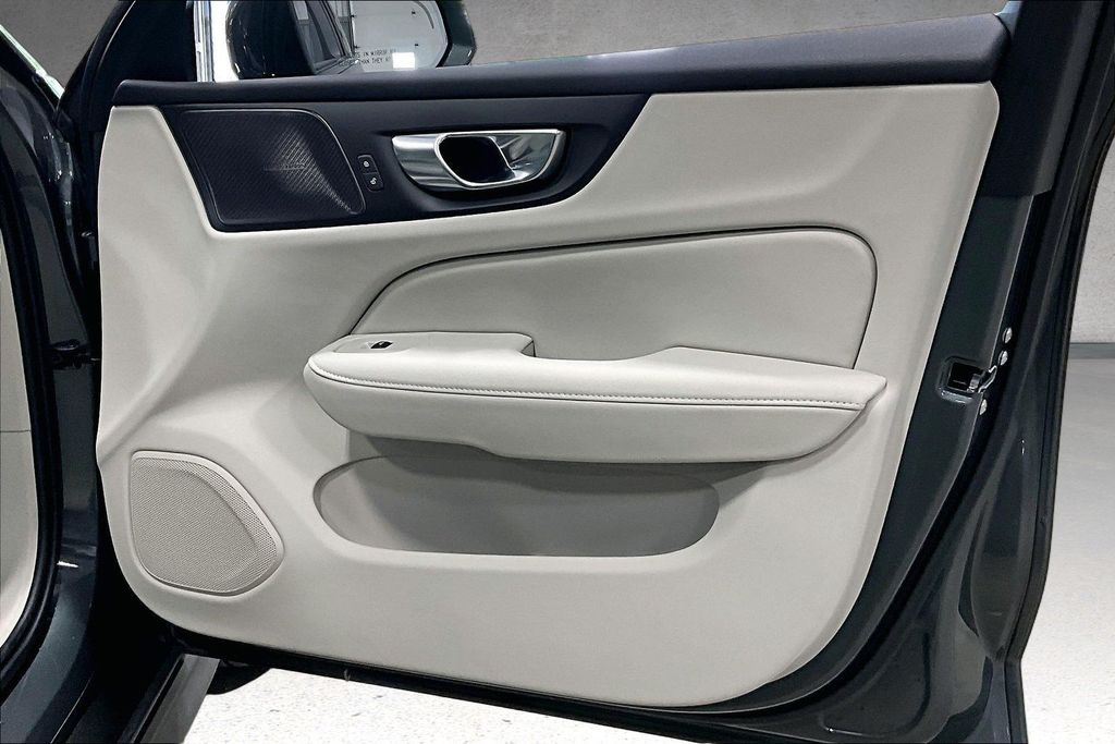 2026 Volvo V60 Cross Country Plus - Photo 28