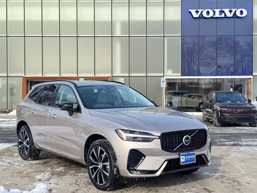 2025 Volvo XC60 B5 Plus photo 4