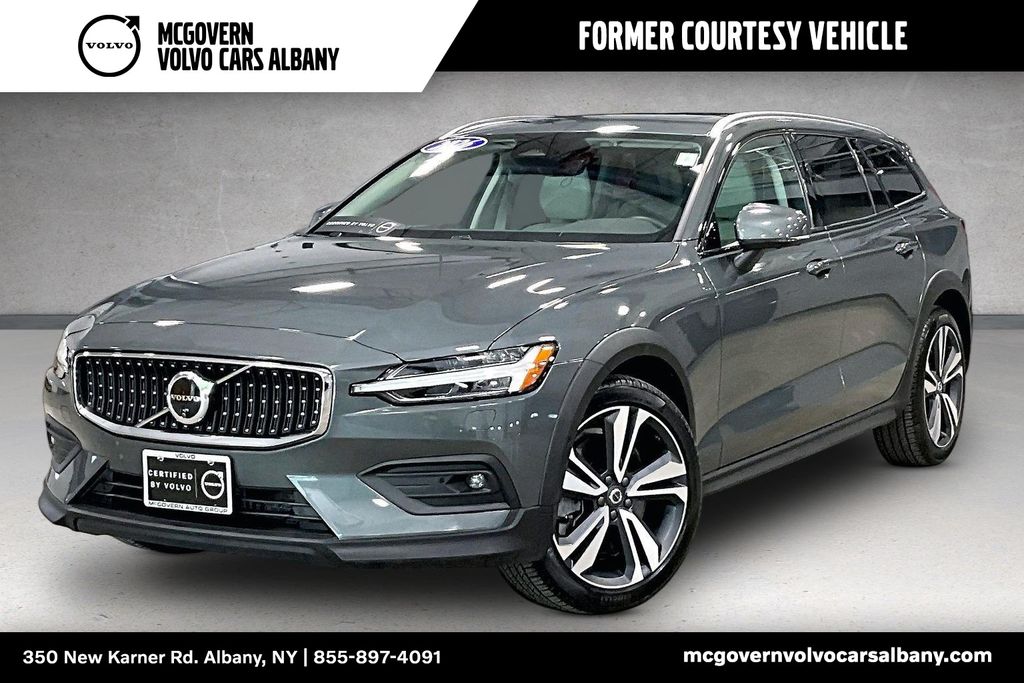 2026 Volvo V60 Cross Country