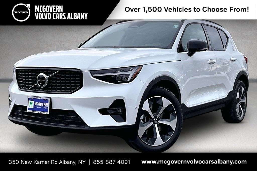 New 2026 Volvo XC40 B5 Plus SUV