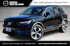 2026 Volvo XC40 B5 Plus AWD SUV